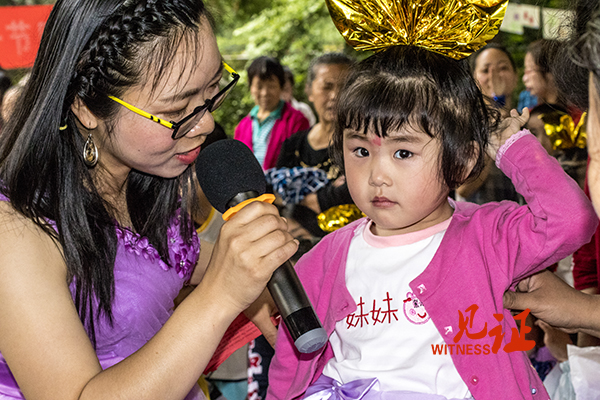 迎六·一儿童节  忠县图书馆送书进幼儿园