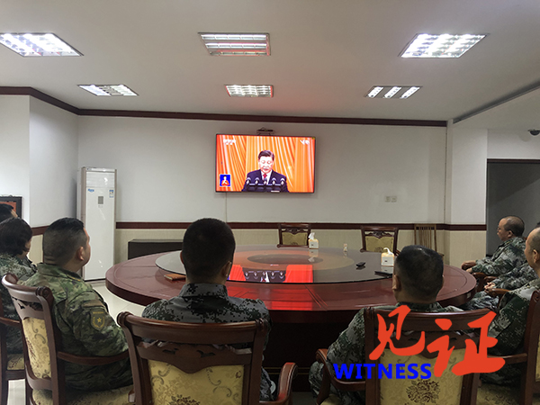 江北区人武部组织收听收看党的二十大开幕会盛况